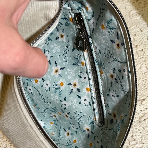 Slouchy Ivory Cream Corduroy Hobo Handbag - Picture 9 of 9